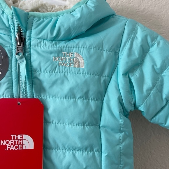 THE NORTH FACE Infant’s Riversible Puffer/Faux Fur Jacket - Picture 2 of 8